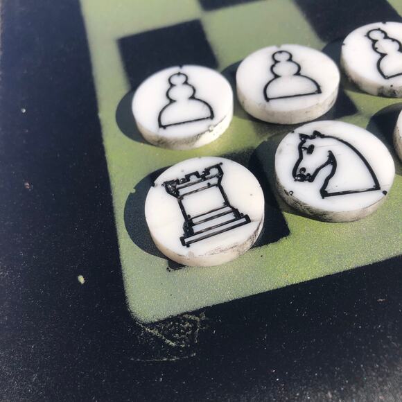 Chess Set - Sheen Green - Picture 7 of 9